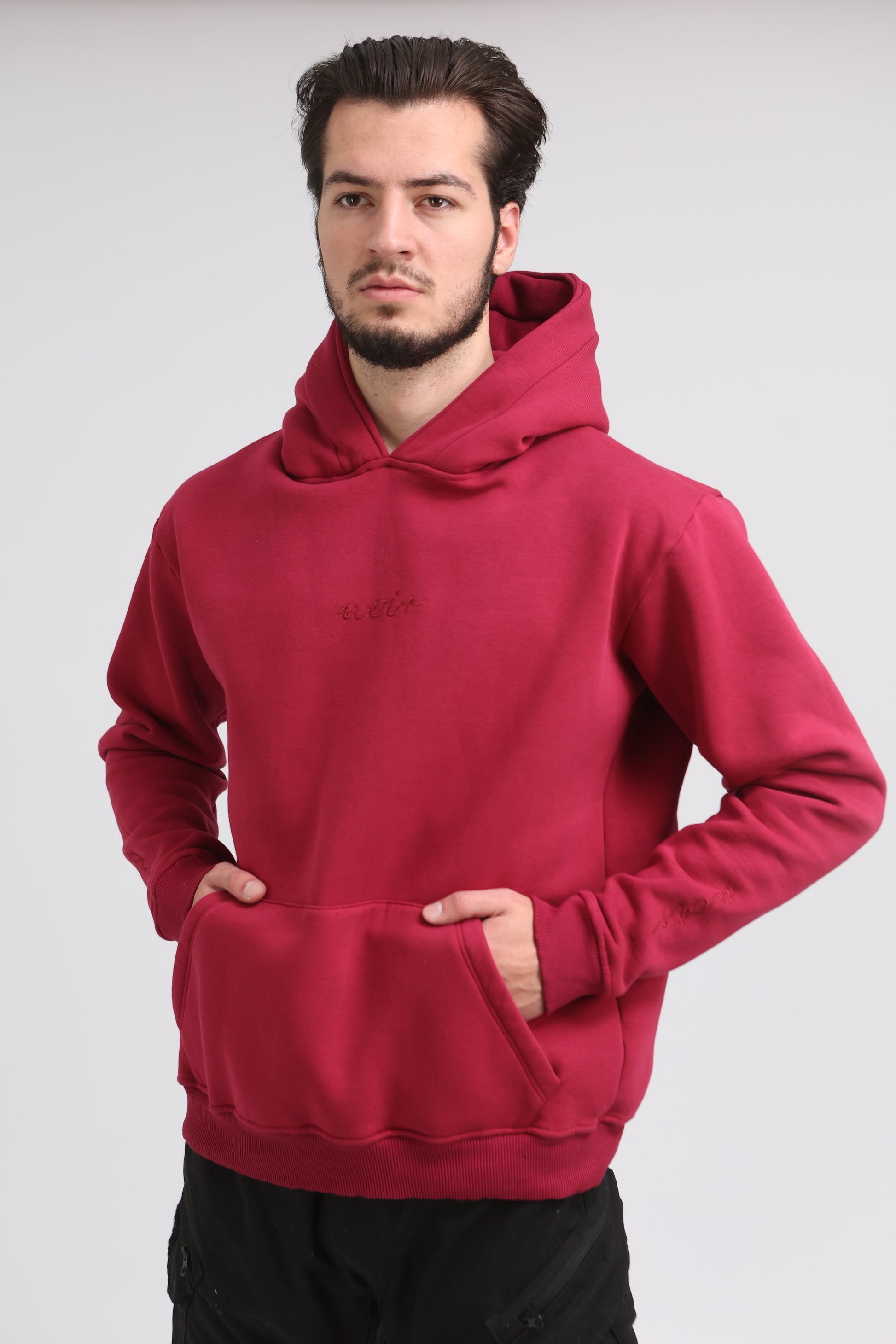 Noir Signature duks – grimizna boja