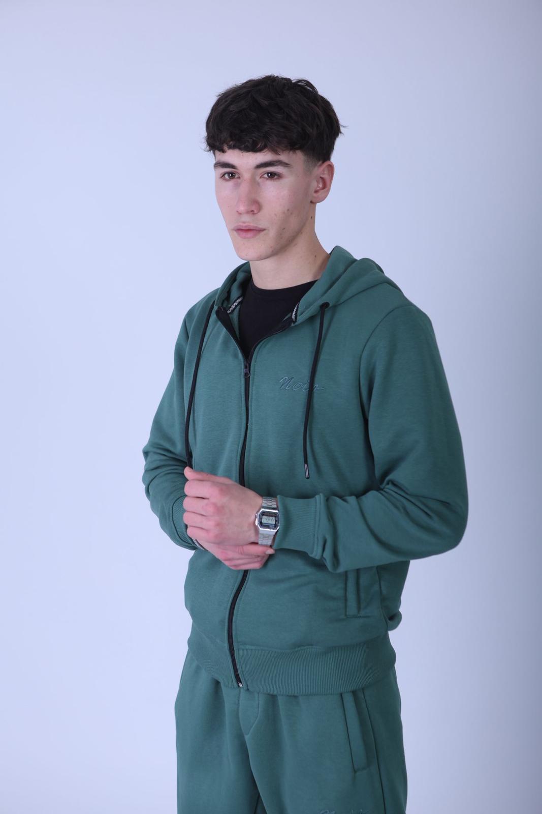 Noir Green on Green - Signature