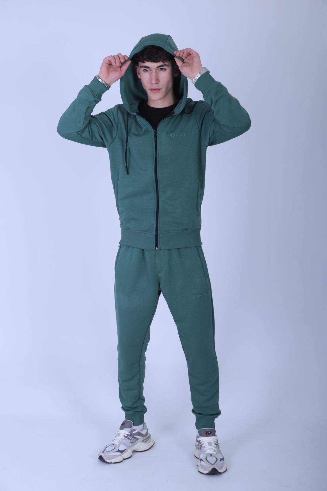 Noir Green on Green - Signature