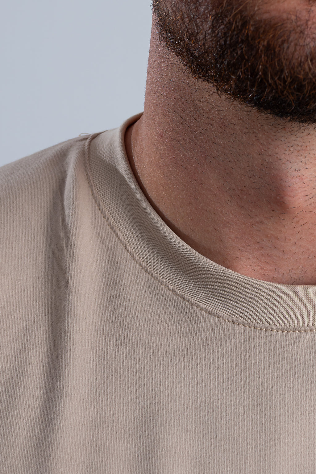 Classic summer T-shirt – Impeccable comfort, timeless style.